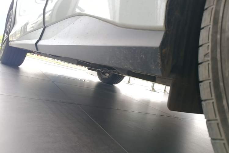 Used Lexus RZ 2023 300e Long-Range Indulgence Edition Left Side Sill