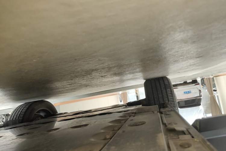 Used Lexus RZ 2023 450e All-Wheel Drive Luxury Edition Left Side Sill