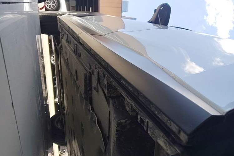 Used Lexus RZ 2023 450e All-Wheel Drive Luxury Edition Left Side Sill