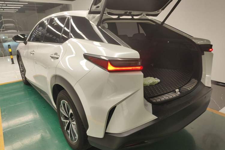 Used Lexus RZ 2023 450e All-Wheel Drive Luxury Edition Rear Left 45 Deg