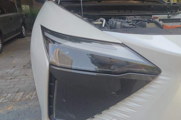 Used Lexus RZ 2023 450e All-Wheel-Drive Luxury Edition Right Front Headlight