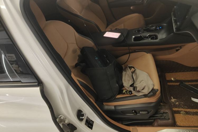 Used Lexus RZ 2023 450e All-Wheel Drive Luxury Edition Right Front Seat