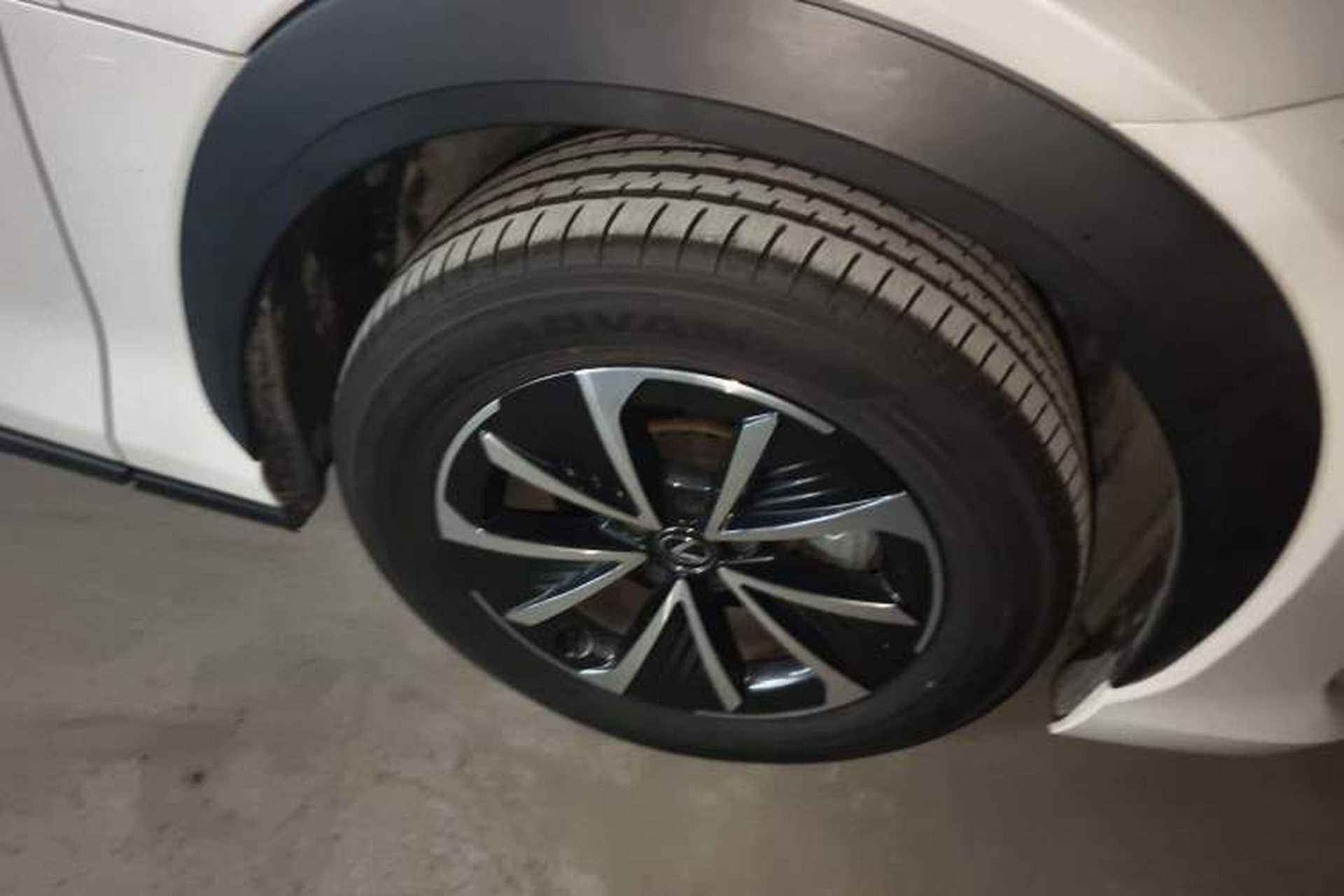 Used Lexus RZ 2023 450e All-Wheel Drive Luxury Edition Right Front Wheel Hub