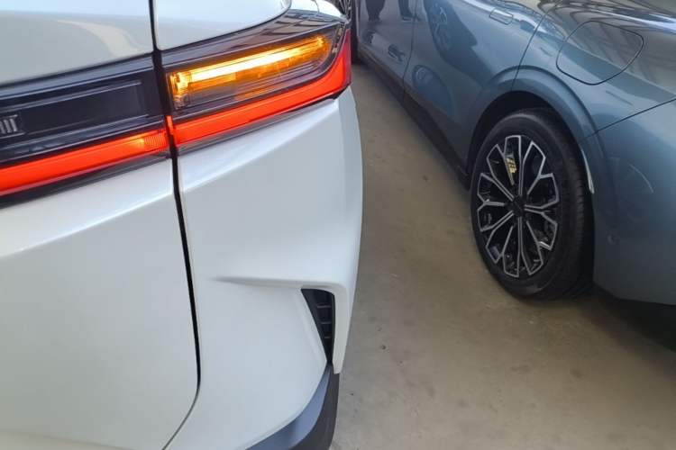 Used Lexus RZ 2023 450e All-Wheel Drive Luxury Edition Right Rear Taillight