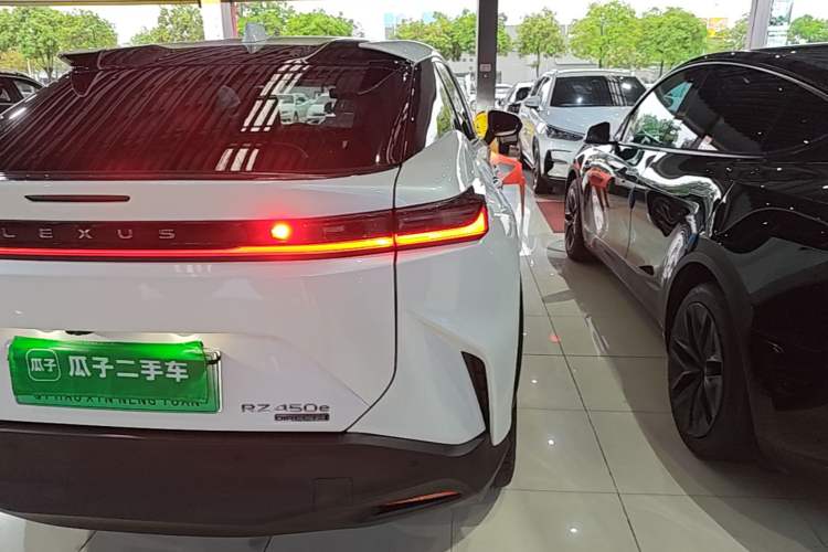 Used Lexus RZ 2023 450e All-Wheel-Drive Long-Range Version Right Rear Taillight