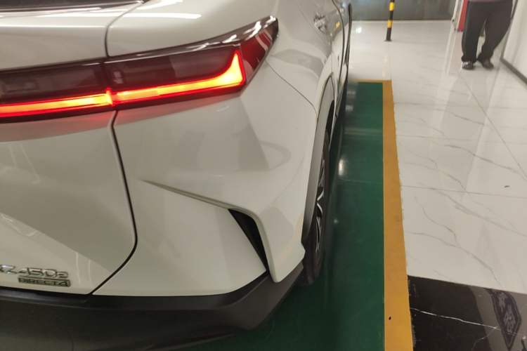 Used Lexus RZ 2023 450e All-Wheel Drive Luxury Edition Right Rear Taillight