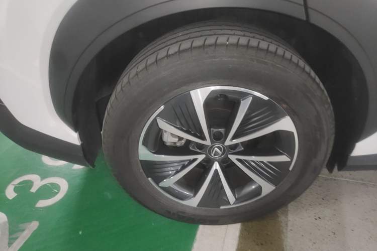 Used Lexus RZ 2023 450e All-Wheel-Drive Long-Range Version Right Rear Wheel Hub