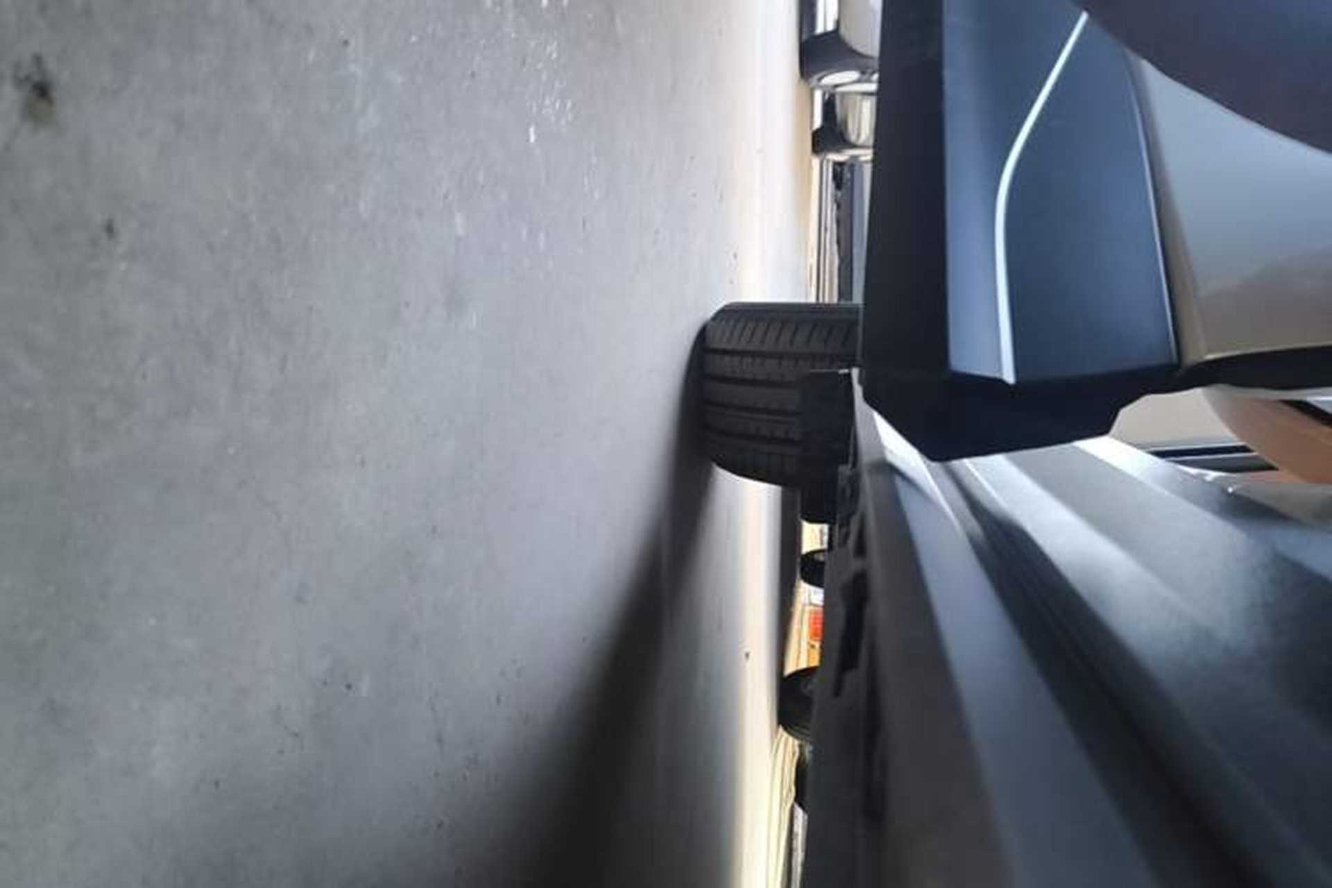 Used Lexus RZ 2023 450e All-Wheel Drive Luxury Edition Right Side Sill