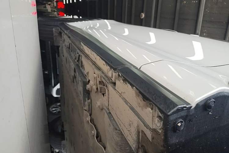 Used Lexus RZ 2023 450e All-Wheel Drive Luxury Edition Right Side Sill