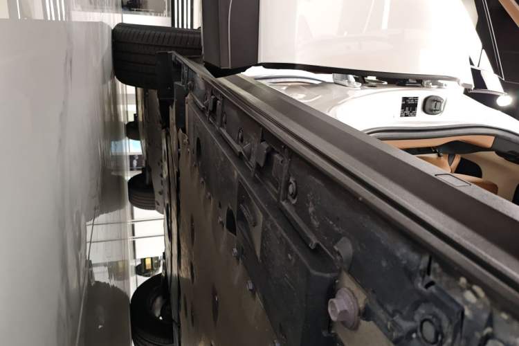Used Lexus RZ 2023 450e All-Wheel Drive Luxury Edition Right Side Sill