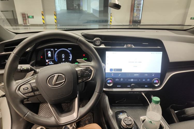Used Lexus RZ 2023 450e All-Wheel-Drive Long-Range Version Steering Wheel
