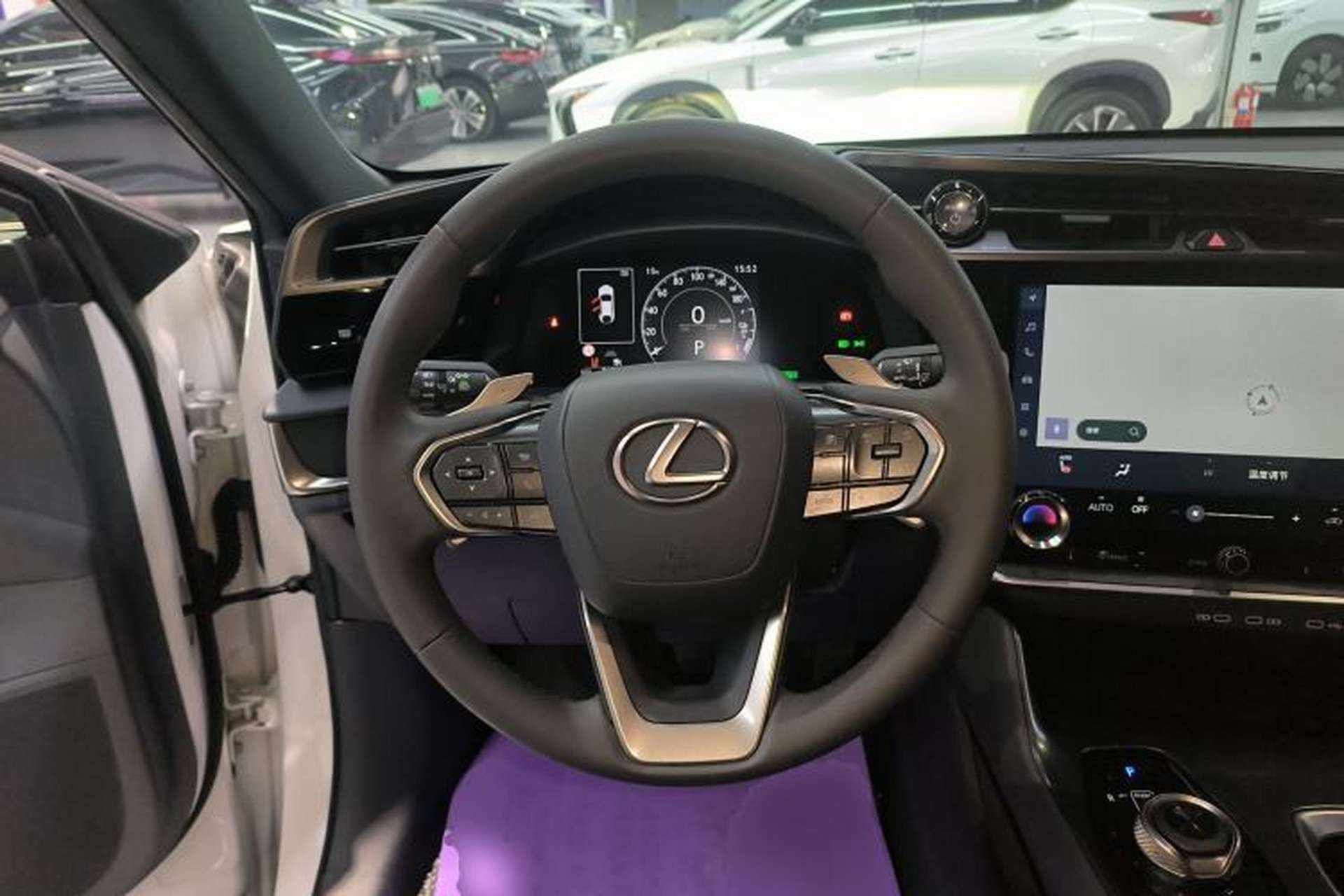 Used Lexus RZ 2023 450e All-Wheel-Drive Long-Range Version Steering Wheel