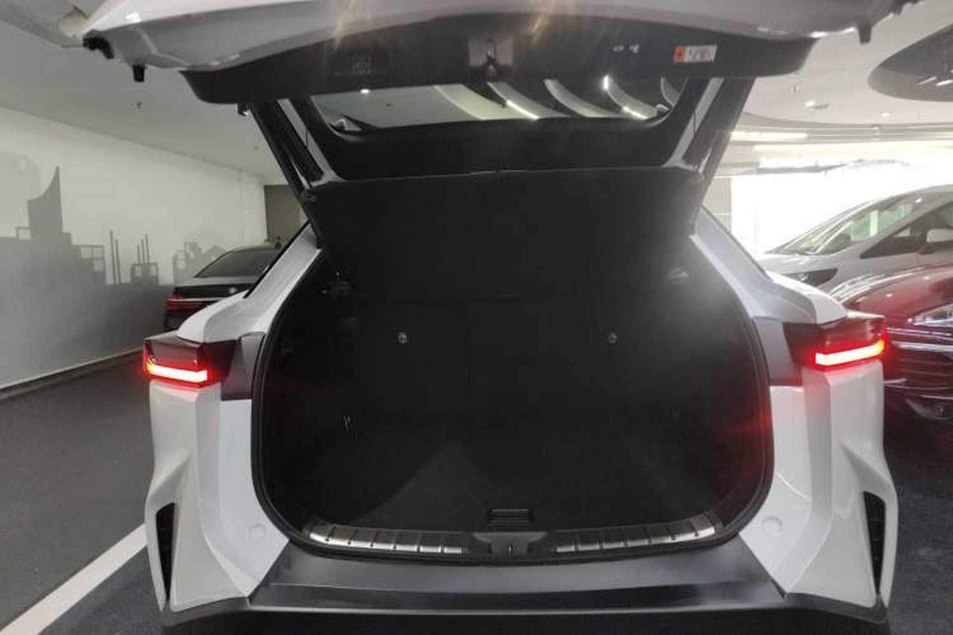 Used Lexus RZ 2023 450e All-Wheel Drive Luxury Edition Trunk