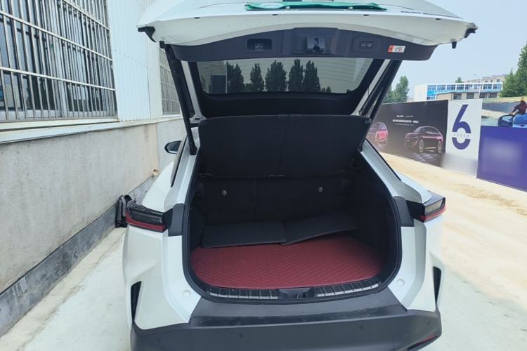Used Lexus RZ 2023 450e All-Wheel Drive Luxury Edition Trunk