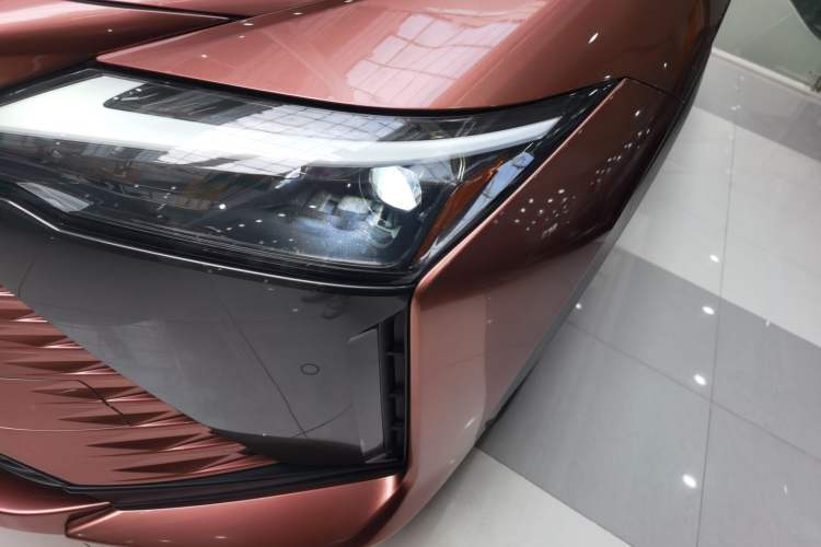 Used Lexus RZ 2023 450e All-Wheel Drive Luxury Edition Left Front Headlight