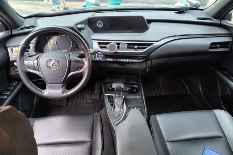 Used Lexus UX 2019 260h Explore-Cool Edition China V Standard Center Console