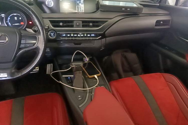 Used Lexus UX 2019 260h F SPORT Version China VI Standard Audio And AC Panel
