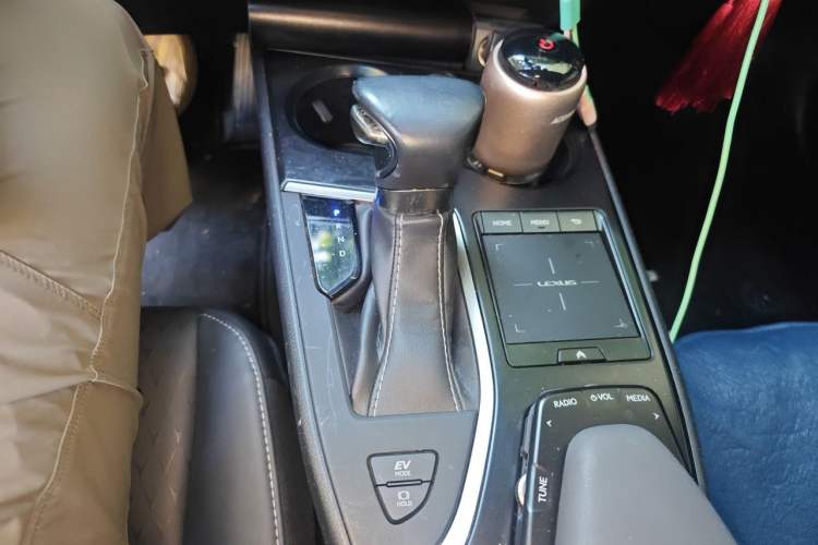 Used Lexus UX 2019 260h Explore·Fun Edition China VI Standard Gear Lever
