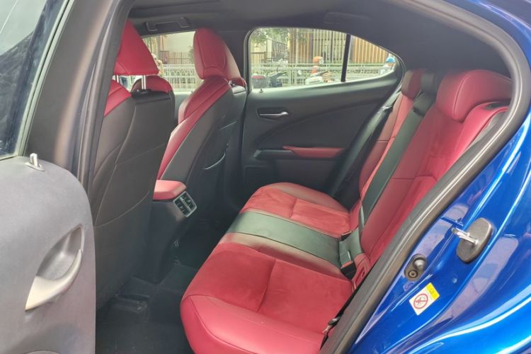 Used Lexus UX 2019 260h F SPORT Version China VI Standard Interior 3