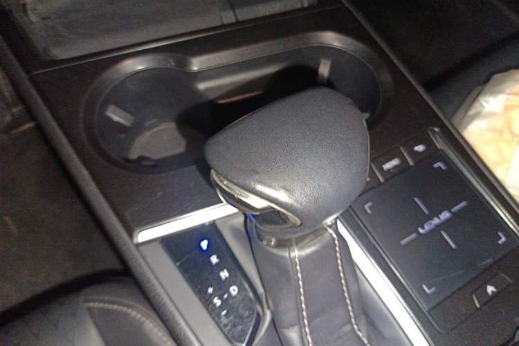 Used Lexus UX 2019 260h Explore·Fun Edition China VI Standard Gear Lever