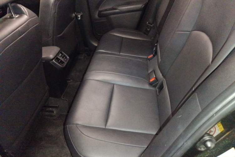 Used Lexus UX 2019 260h Explore·Fun Edition China VI Standard Left Rear Seat