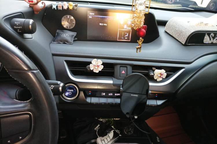 Used Lexus UX 2019 260h Explore-Edition China V Standard Audio And AC Panel