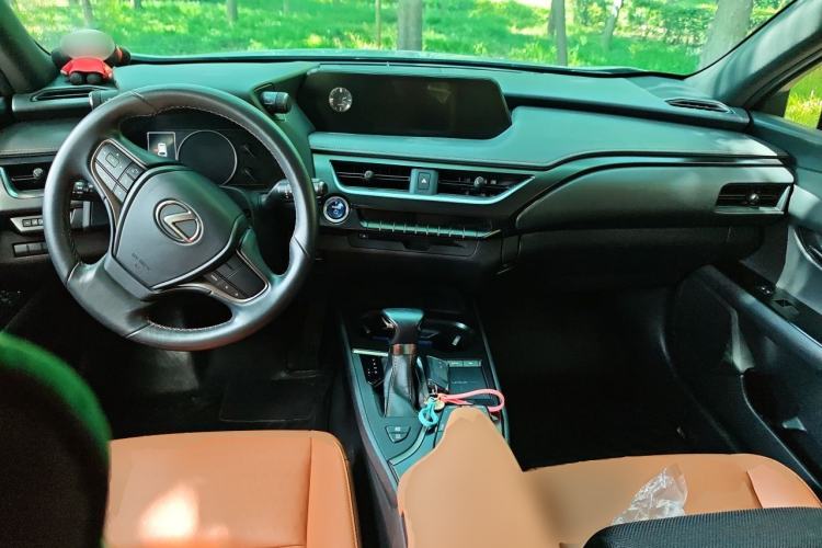 Used Lexus UX 2019 260h Explore-Cool Edition China VI Standard Center Console