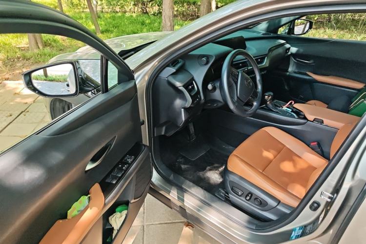Used Lexus UX 2019 260h Explore-Cool Edition China VI Standard Driver Seat
