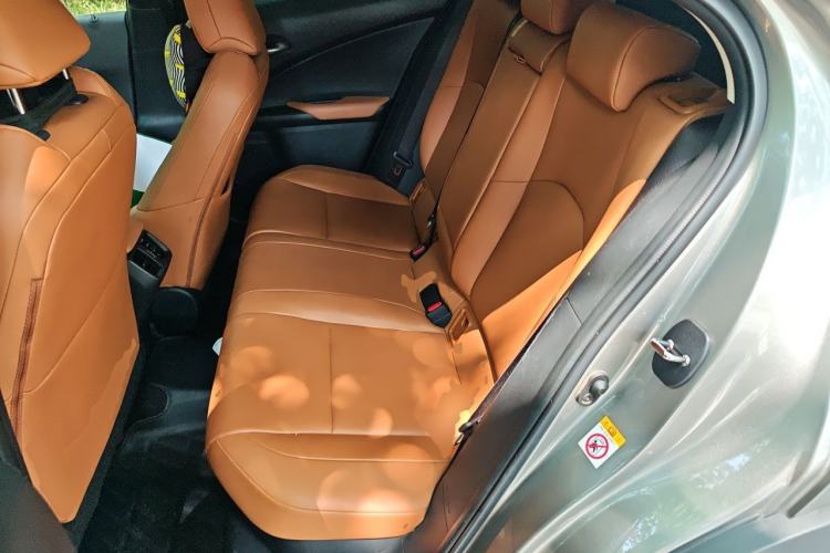 Used Lexus UX 2019 260h Explore-Cool Edition China VI Standard Left Rear Seat
