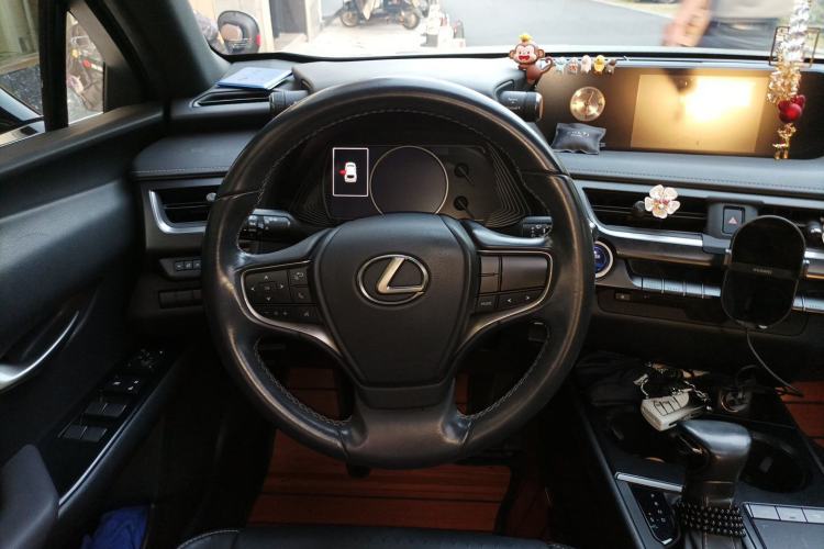 Used Lexus UX 2019 260h Explore-Edition China V Standard Steering Wheel