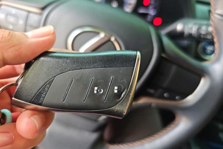 Used Lexus UX 2019 260h Explore-Cool Edition China VI Standard Vehicle Key