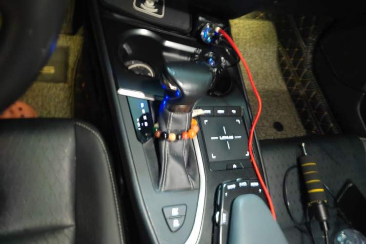 Used Lexus UX 2019 260h Explore·Fun Edition China VI Standard Gear Lever