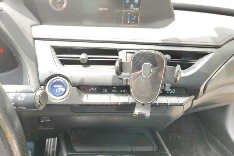 Used Lexus UX 2019 260h F SPORT Version China V Standard Audio And AC Panel