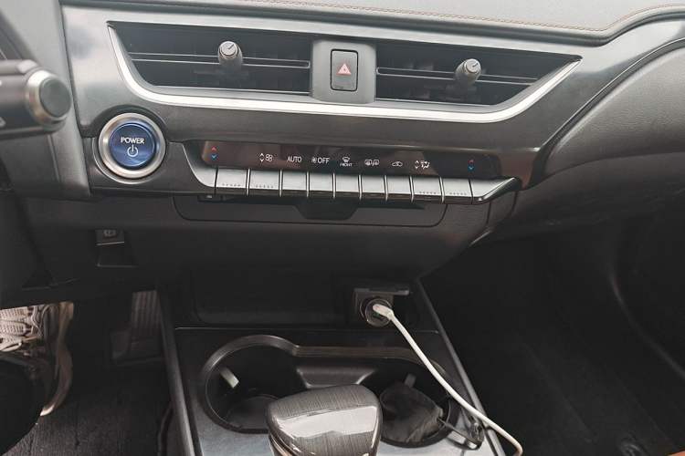 Used Lexus UX 2019 260h Explore-Edition China V Standard Audio And AC Panel