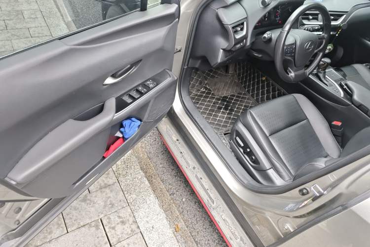 Used Lexus UX 2019 260h Explore-Edition China V Standard Driver Seat