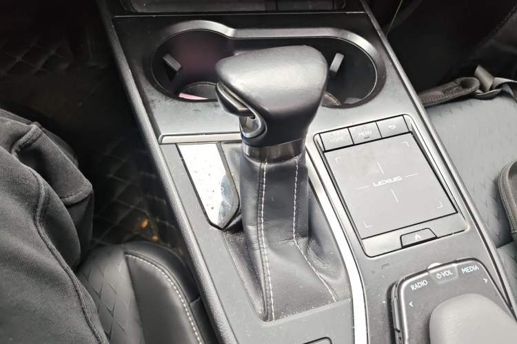 Used Lexus UX 2019 260h Explore-Edition China V Standard Gear Lever