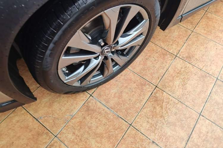 Used Lexus UX 2019 260h F SPORT Version China V Standard Left Front Wheel Hub