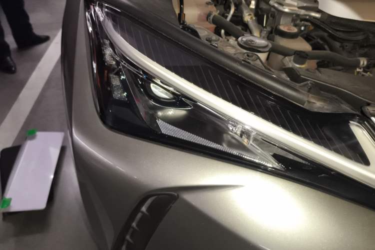 Used Lexus UX 2019 260h Explore·Fun Edition China VI Standard Right Front Headlight