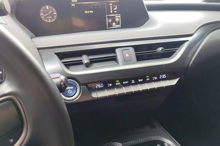 Used Lexus UX 2019 260h Explore-Cool Edition China VI Standard Audio And AC Panel
