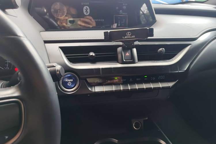 Used Lexus UX 2019 260h Explore-Cool Edition China V Standard Audio And AC Panel