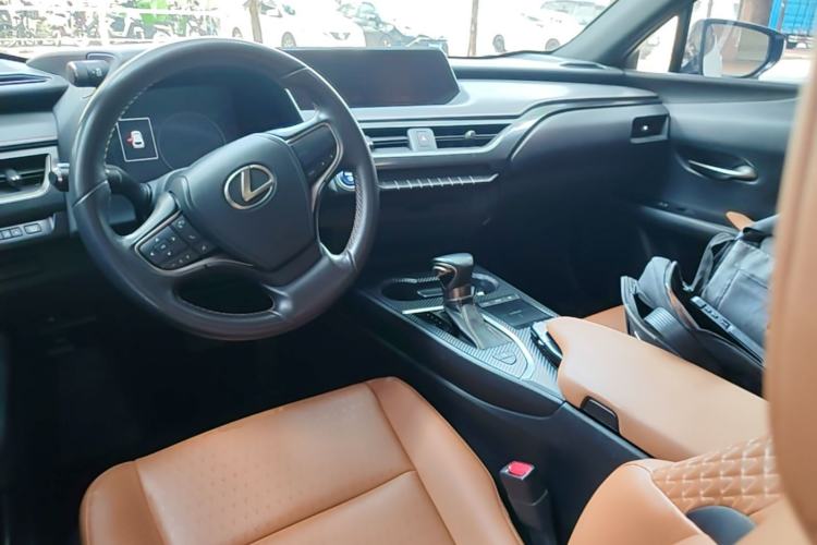 Used Lexus UX 2019 260h Explore-Cool Edition China VI Standard Center Console