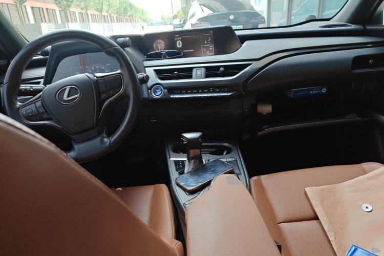 Used Lexus UX 2019 260h Explore-Cool Edition China V Standard Center Console
