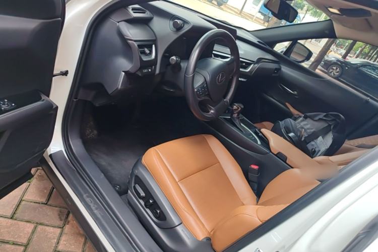 Used Lexus UX 2019 260h Explore-Cool Edition China VI Standard Driver Seat