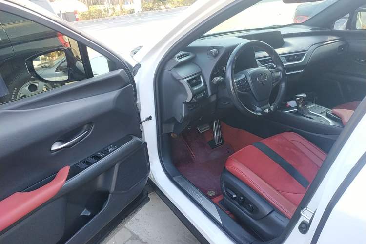 Used Lexus UX 2019 260h F SPORT All-Wheel-Drive China V Emission Standard Driver Seat