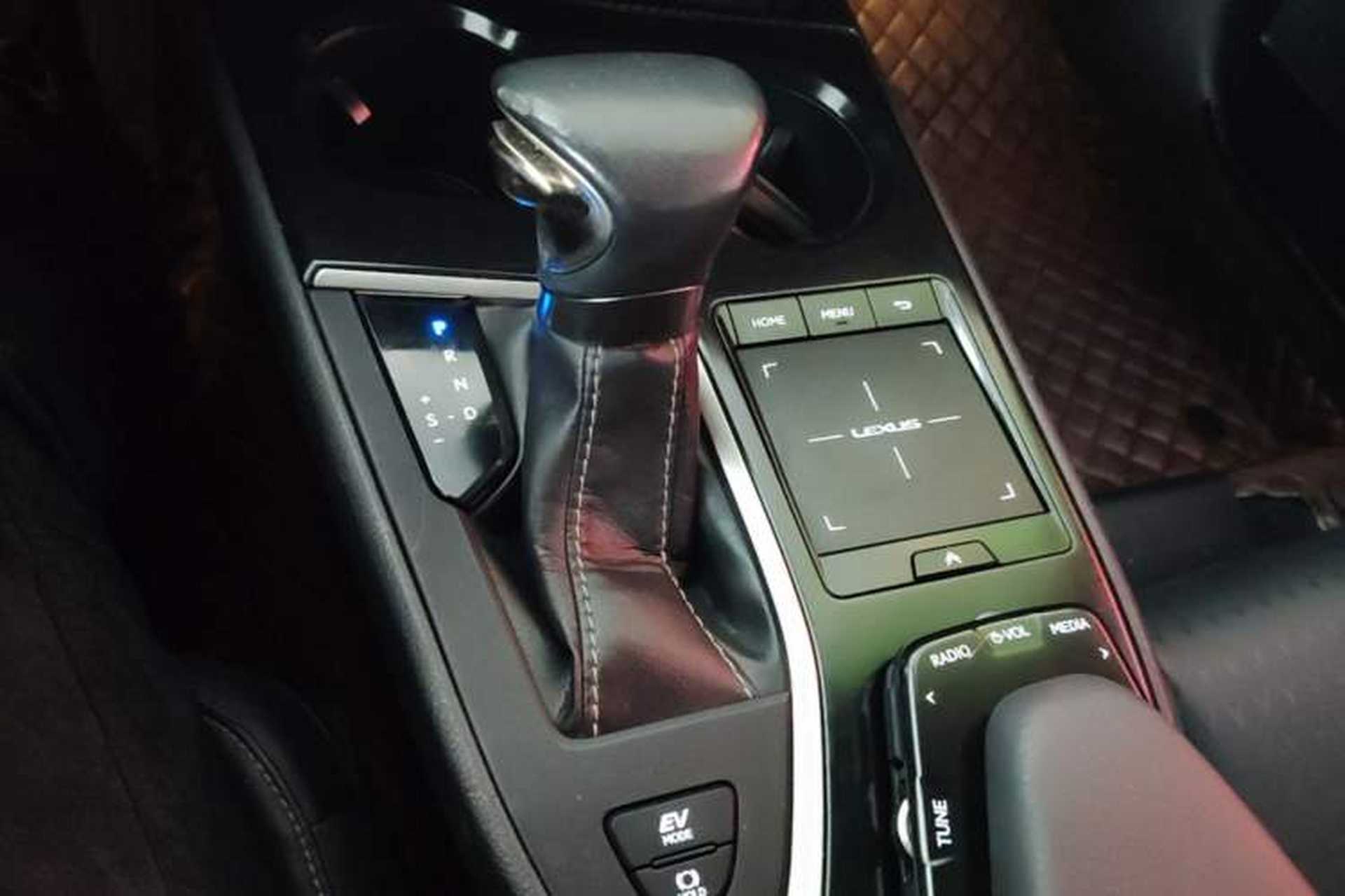 Used Lexus UX 2019 260h Explore·Fun Edition China VI Standard Gear Lever