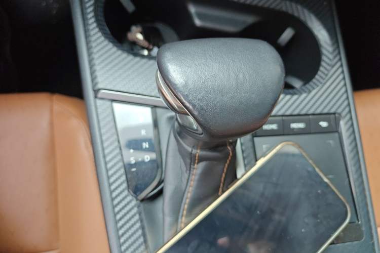 Used Lexus UX 2019 260h Explore-Cool Edition China V Standard Gear Lever