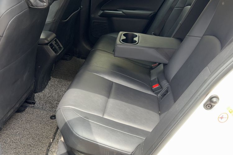 Used Lexus UX 2019 260h Explore-Cool Edition China V Standard Interior 4