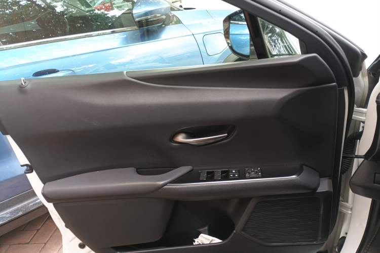 Used Lexus UX 2019 260h Explore-Cool Edition China V Standard Interior 7