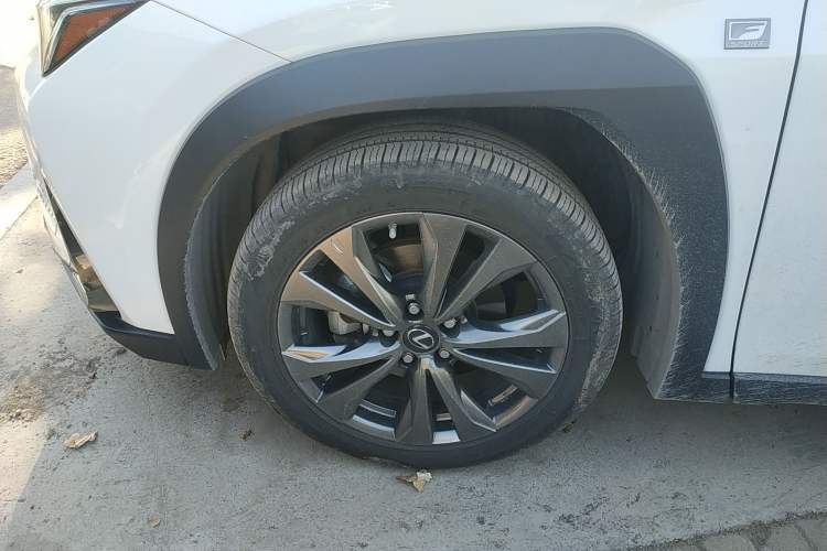 Used Lexus UX 2019 260h F SPORT All-Wheel-Drive China V Emission Standard Left Front Wheel Hub