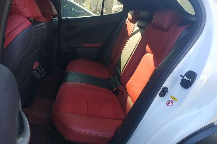 Used Lexus UX 2019 260h F SPORT All-Wheel-Drive China V Emission Standard Left Rear Seat